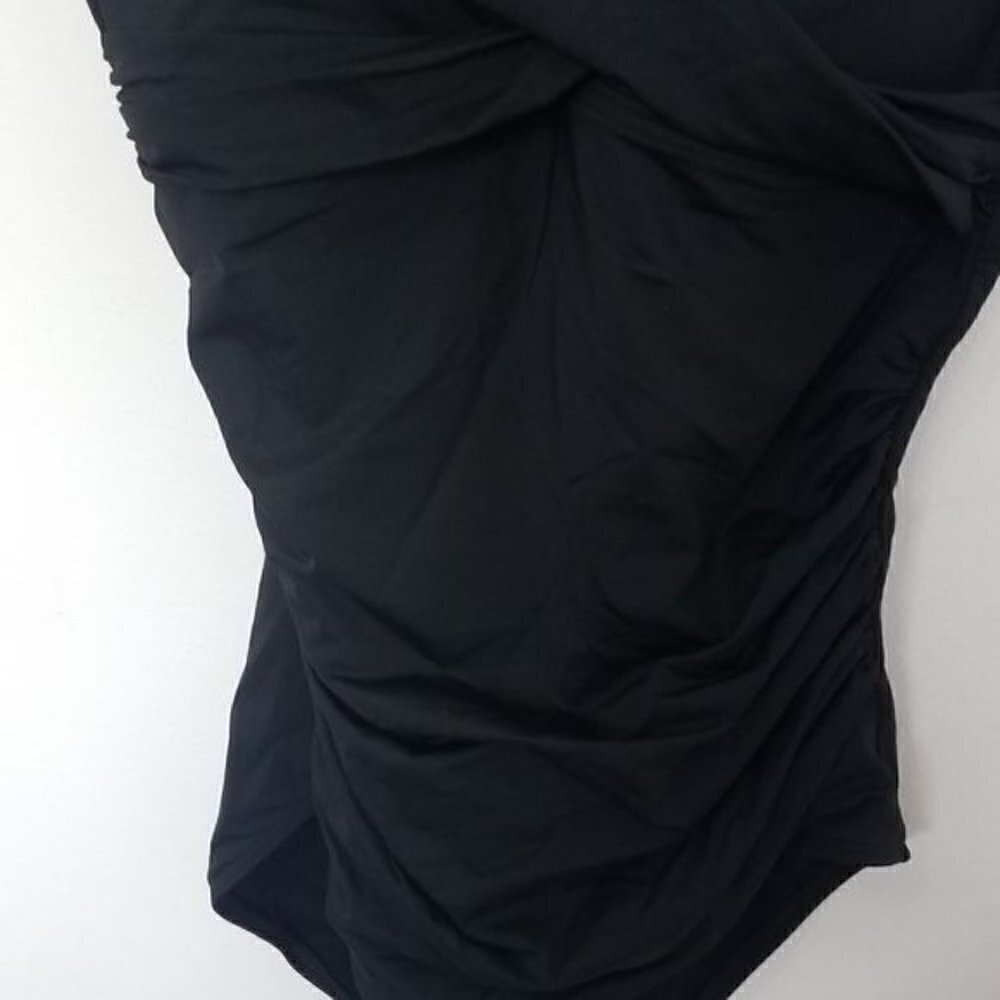 Sealevel Essentials Cross Front Multifit One Piece Black 6 NWOT - Picture 9 of 13
